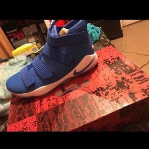 Brand new lebron 9.5